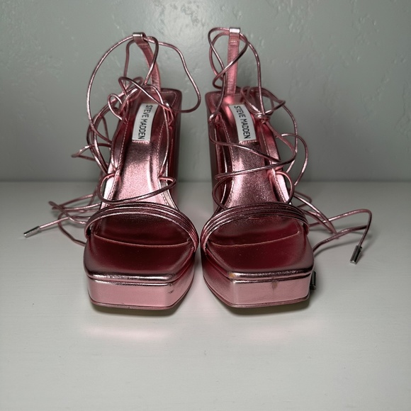 Like New Steve Madden Manzie Metallic Pink Platforms - Picture 2 of 12